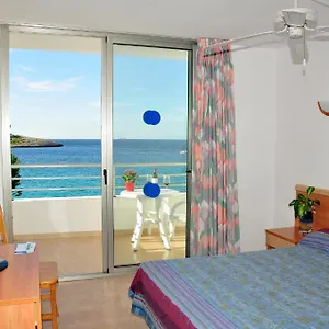 S'arenal , Portinatx Spagna